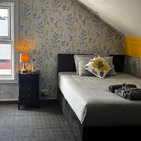 Kayumba Properties Ltd Лидс Экстерьер фото